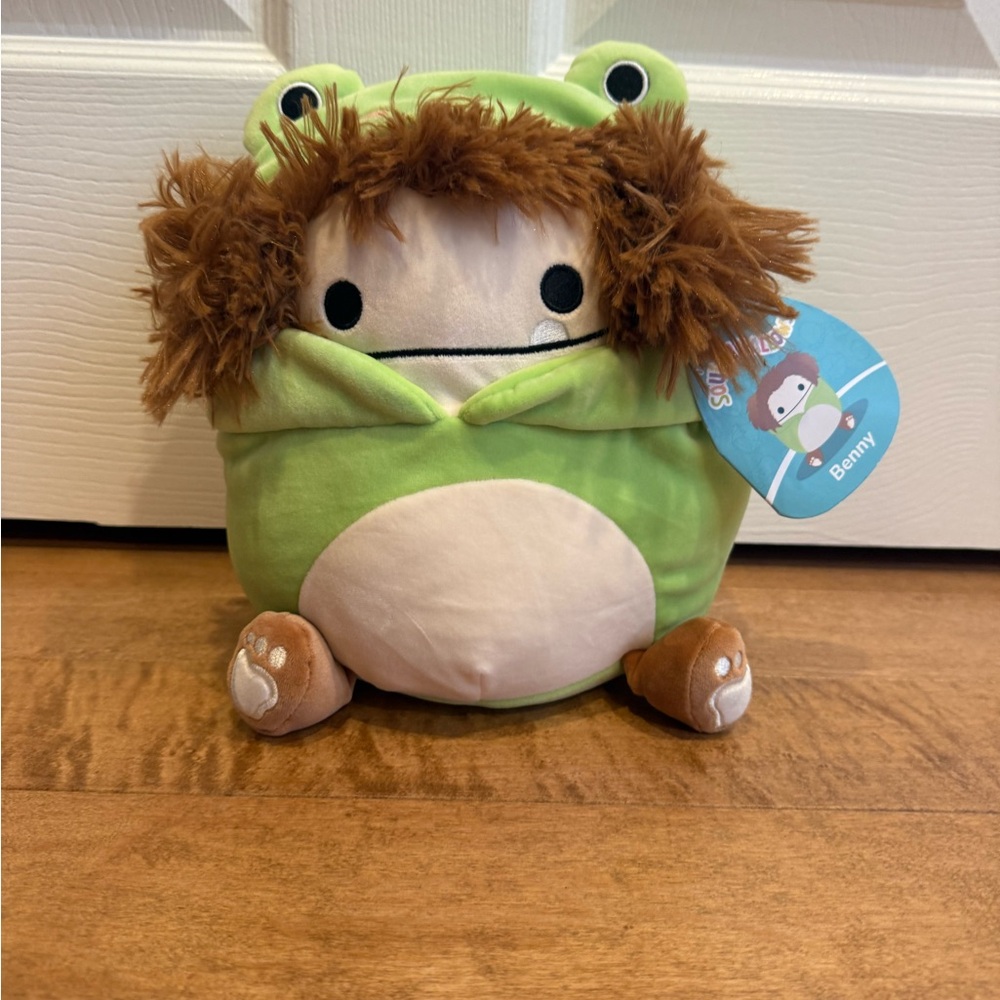 Squishmallow 8” Benny Bigfoot In Frog Costume BNWT